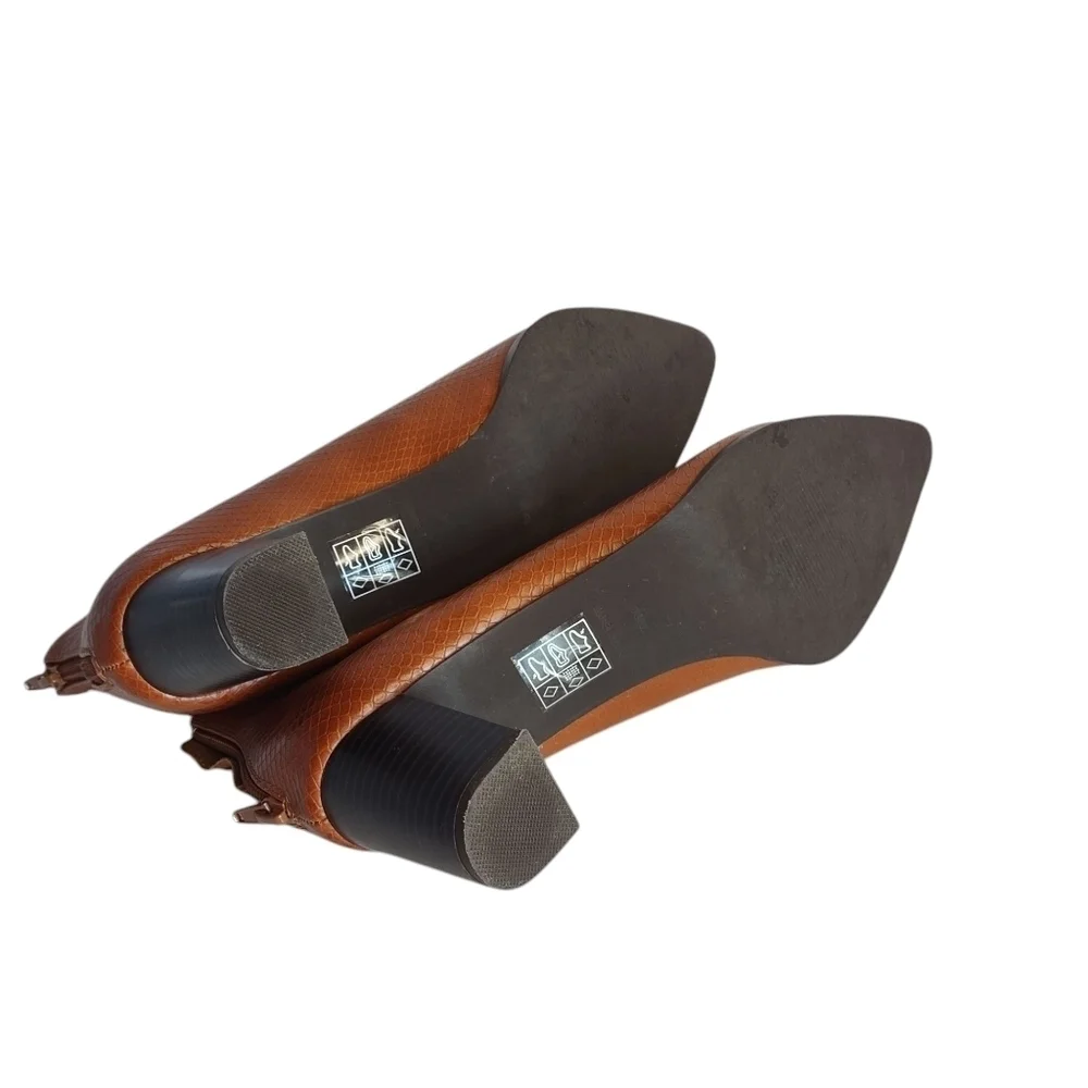 ASHRO Women's Brown Faux Leather Tyrina Dress Booties Shoe Size 10W